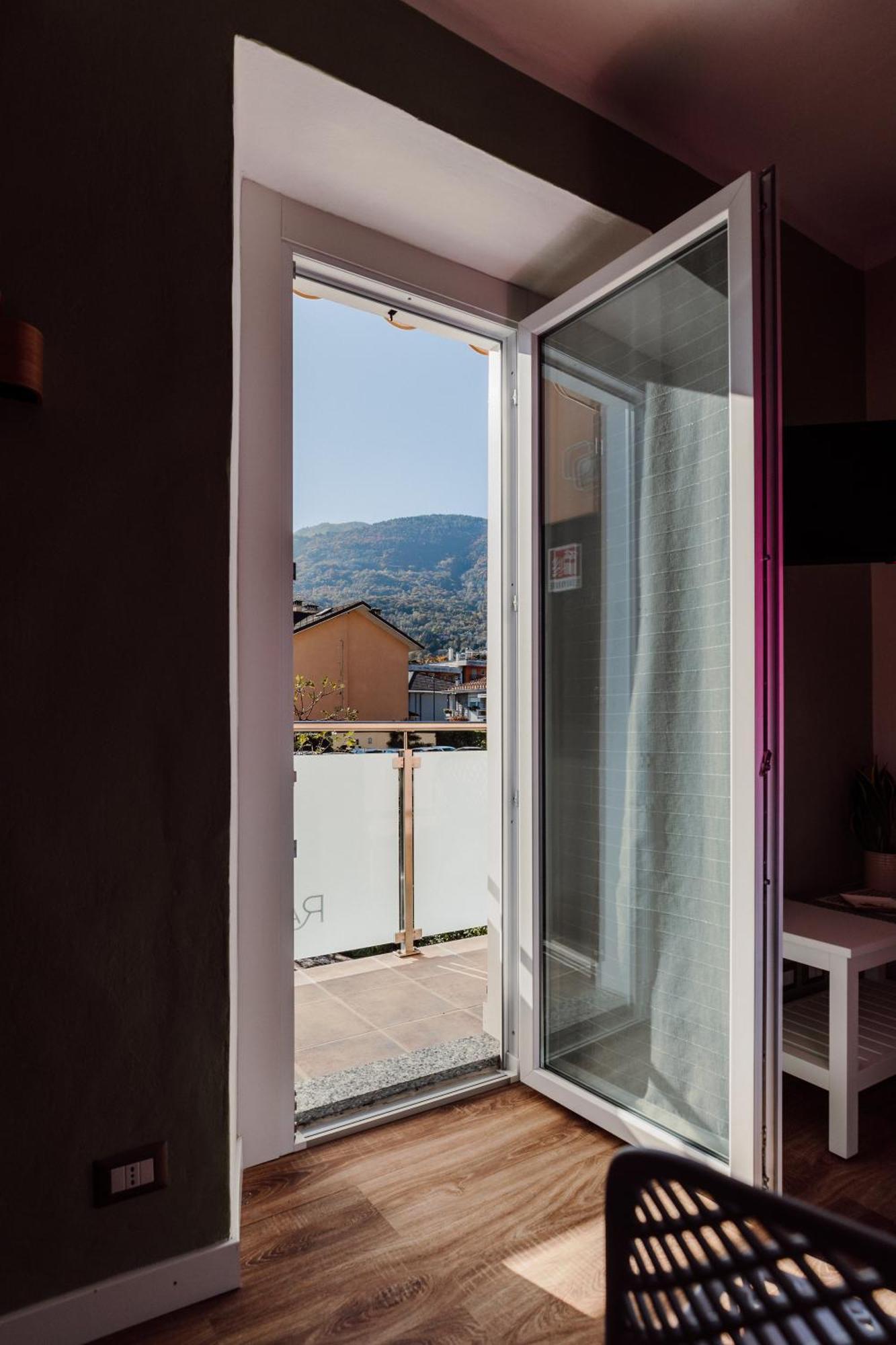 Raggio Di Sole Apartment Domodossola Luaran gambar